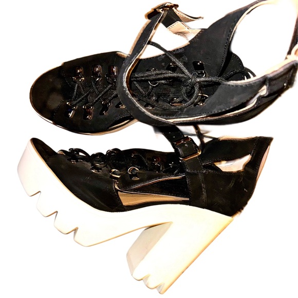 Qupid Black Lace Up Lug Sole Platform Peep toe Heels - Picture 7 of 10